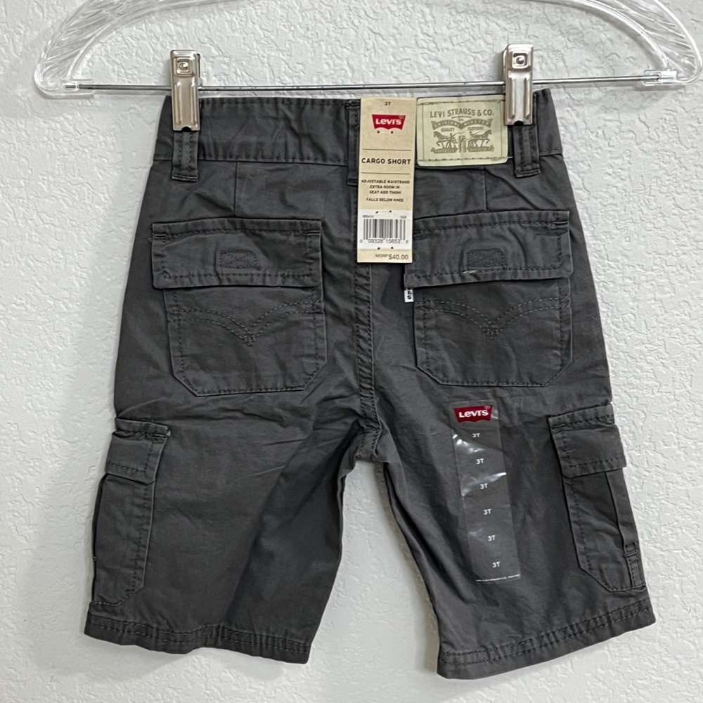 NWT Levi's Charcoal Gray Cargo Shorts - Picture 3 of 6